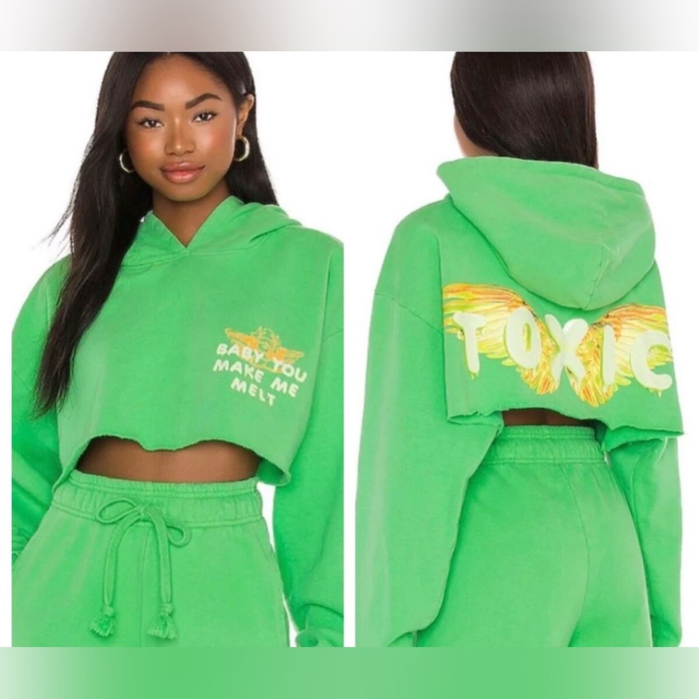 Boys lie “Toxic Love” sweatshirt